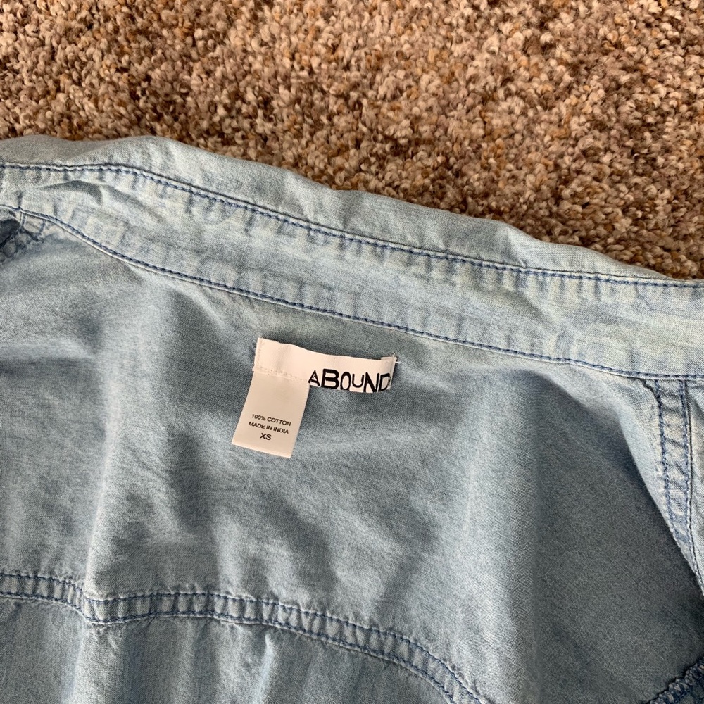 Abound XS Chambray Button Down Shirt - Picture 4 of 4